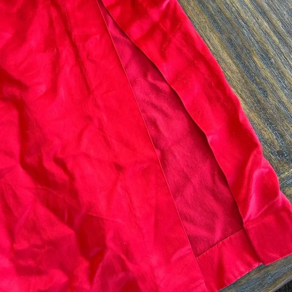 Jessica McClintock Gunne Sax VTG 90s
Cherry Red Satin Lace Back Slit Maxi Dress - Picture 7 of 9